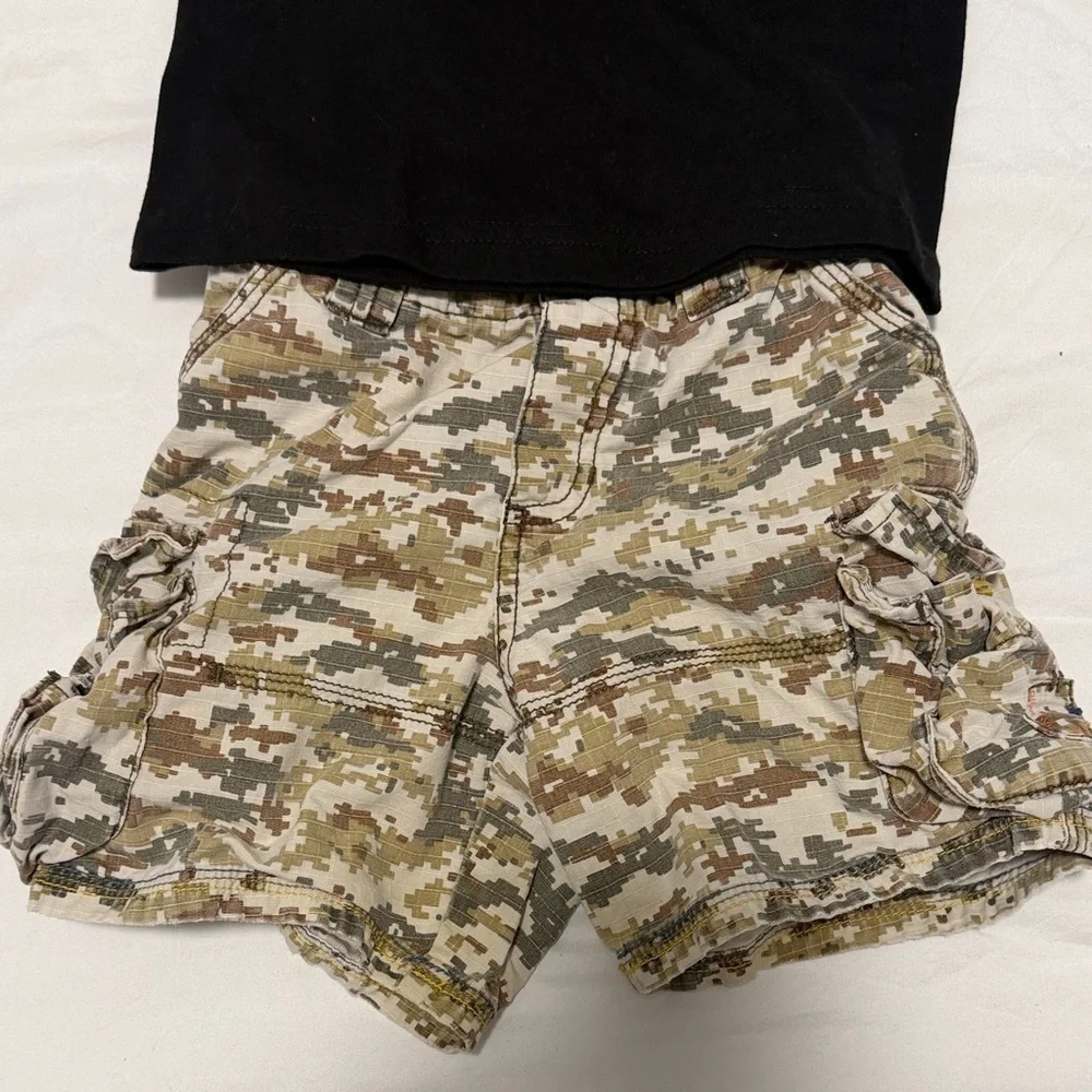 Puma Black Tee with Camo Cargo Shorts size 24months - Picture 2 of 8
